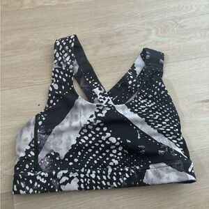 Lululemon Black and White Sports Bra - 4